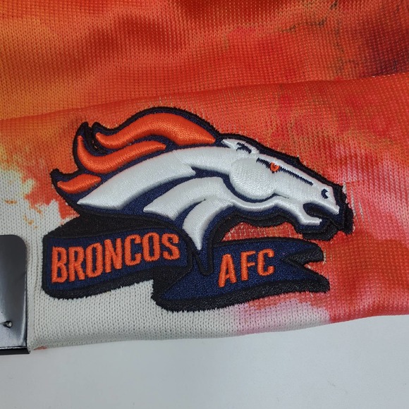 NEW New Era 2022 Sideline Ink Dye Cuffed Knit Hat - Denver Broncos - Picture 2 of 5